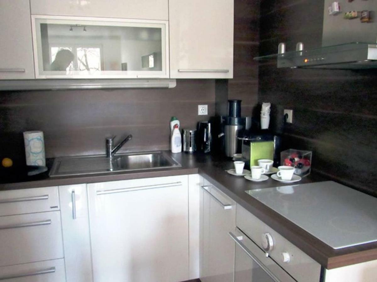 65 Square Meters Designer Apartment In Heart Of City - River View ! Park For Free Nis Exterior photo